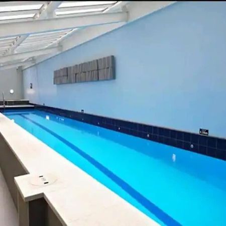 Lovely Bright Apartment With Balcony Pool And Gym Auckland Buitenkant foto
