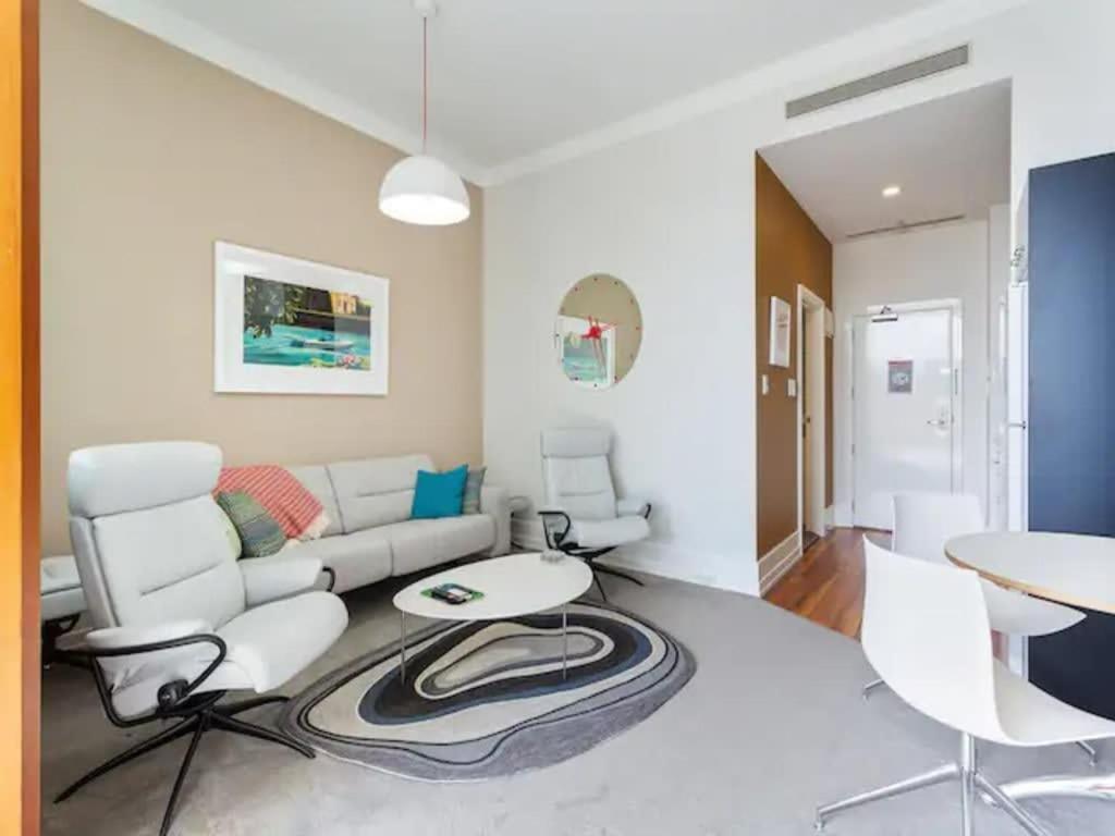 Lovely Bright Apartment With Balcony Pool And Gym Auckland Buitenkant foto