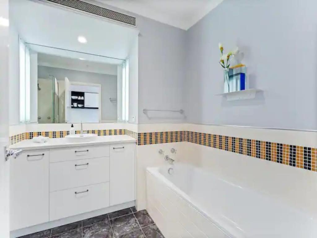 Lovely Bright Apartment With Balcony Pool And Gym Auckland Buitenkant foto