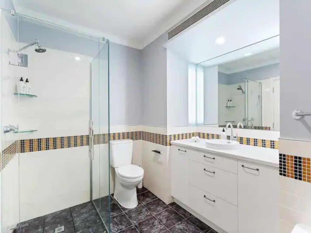 Lovely Bright Apartment With Balcony Pool And Gym Auckland Buitenkant foto